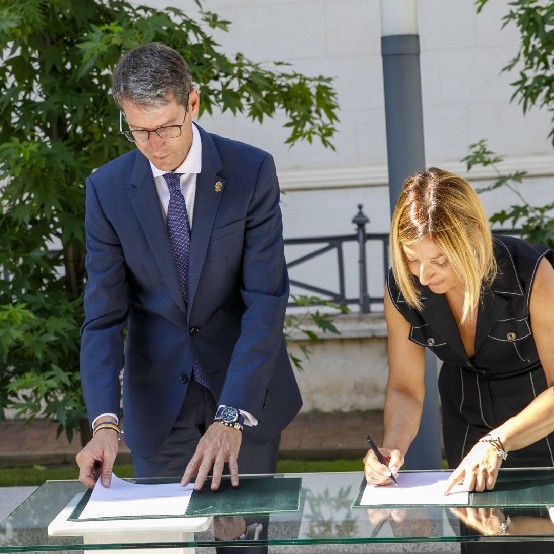 Haro firma el convenio de cabeceras de comarca para financiar la prestación de servicios